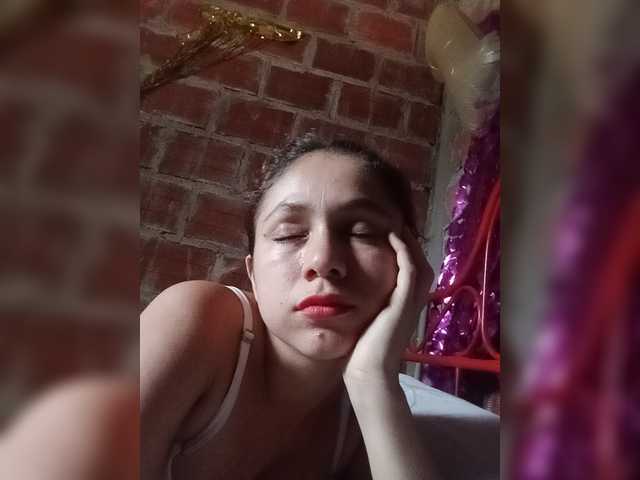 Mady03 live cam on BongaCams