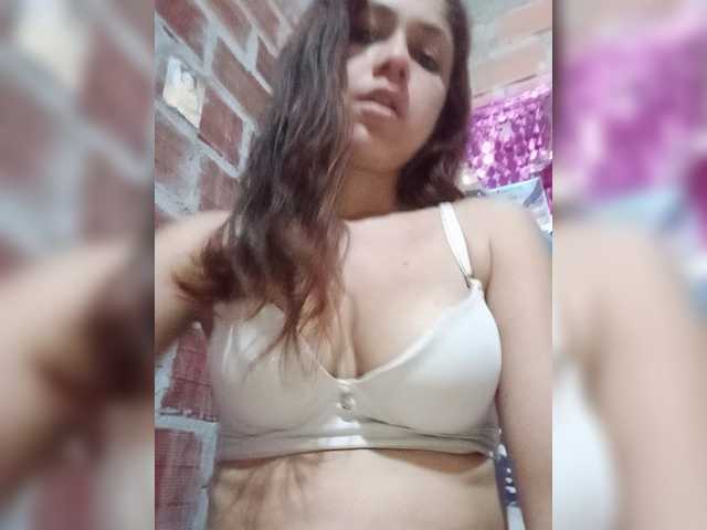 Mady03 live webcam show