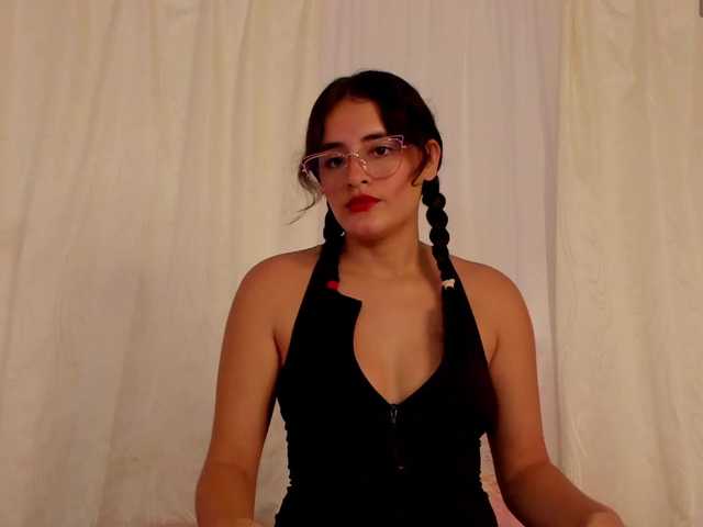 Emmaa- live cam preview