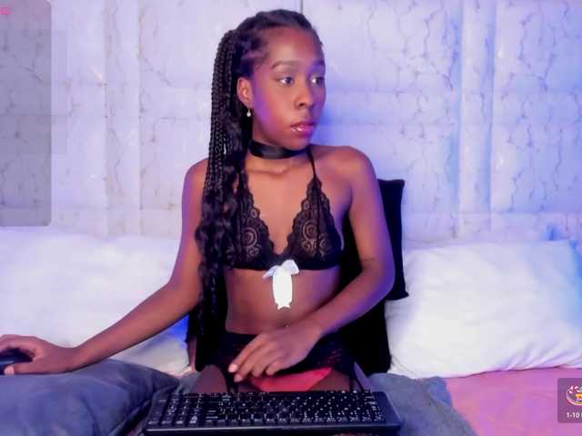 Chiara-Roux live cam on BongaCams
