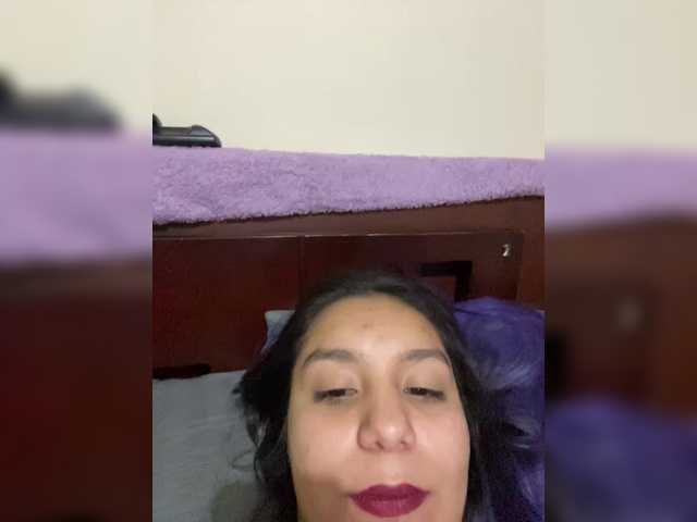 Viki-11 live cam on BongaCams