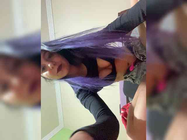 Viki-11 Live Webcam on BongaCams