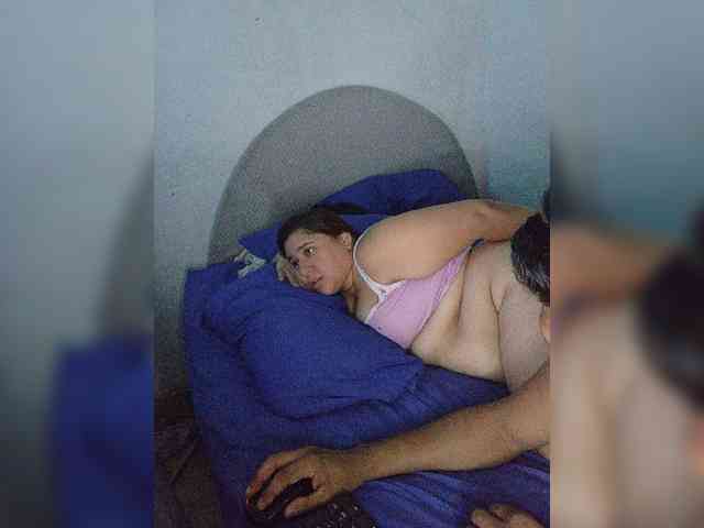 GloriaLove22 webcam