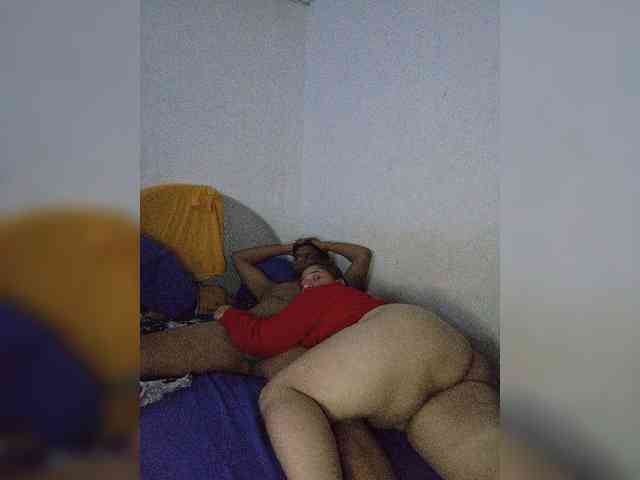 GloriaLove22 webcam