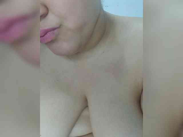 GloriaLove22 webcam