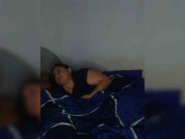GloriaLove22 webcam