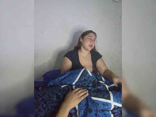 GloriaLove22 webcam