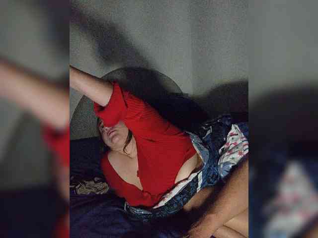GloriaLove22 webcam