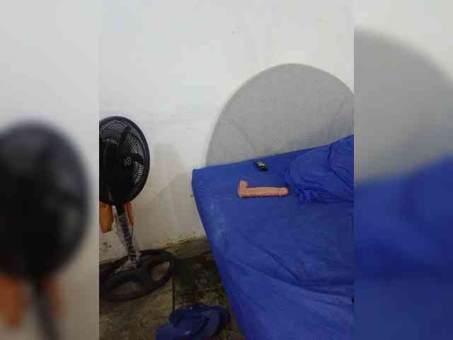 GloriaLove22 webcam