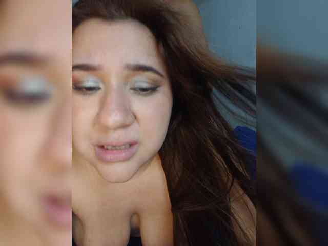 GloriaLove22 webcam