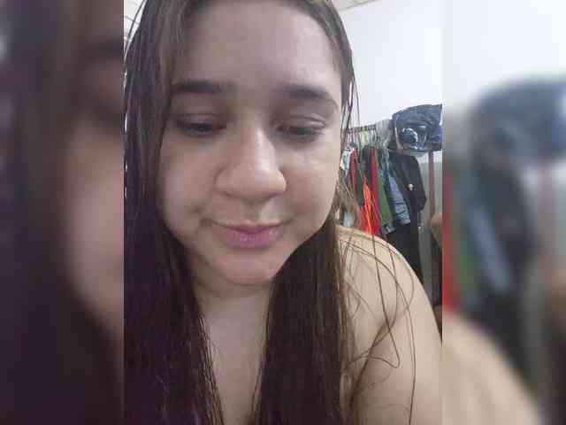 GloriaLove22 webcam