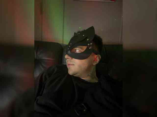 DirtyAnimalsks Live Webcam on BongaCams