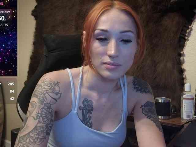ThornsandHoney webcam