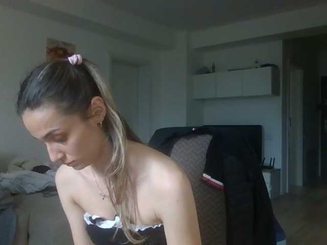 Anais8900 live cam on BongaCams