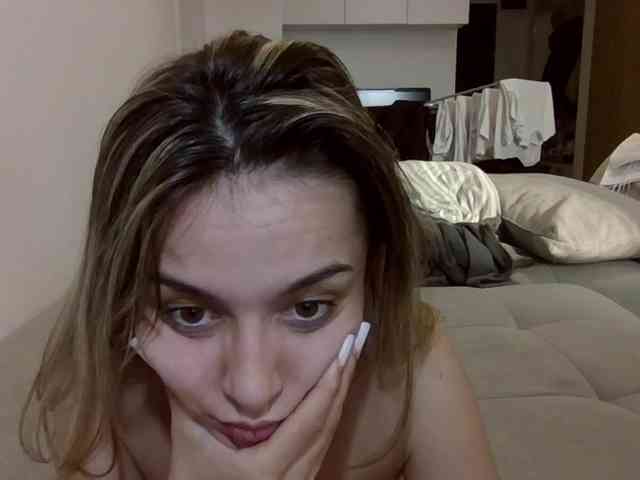 Anais8900's cam show statistics and live stream