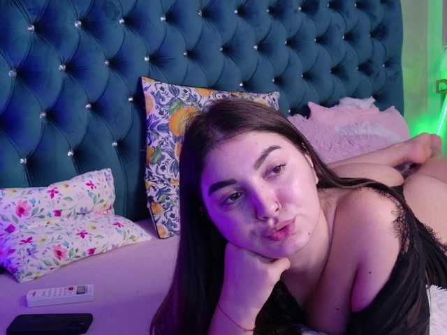 AzzaLee live cam on BongaCams