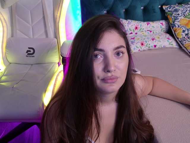 AzzaLee live cam on BongaCams