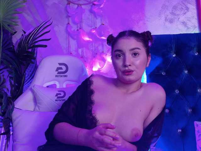 AzzaLee live cam on BongaCams