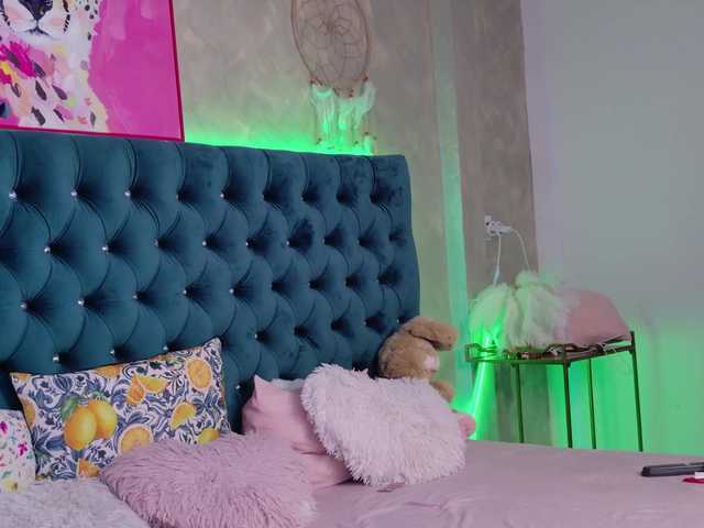 AzzaLee live cam on BongaCams