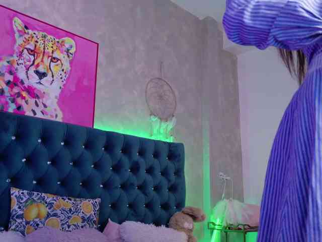 AzzaLee Live Webcam on BongaCams