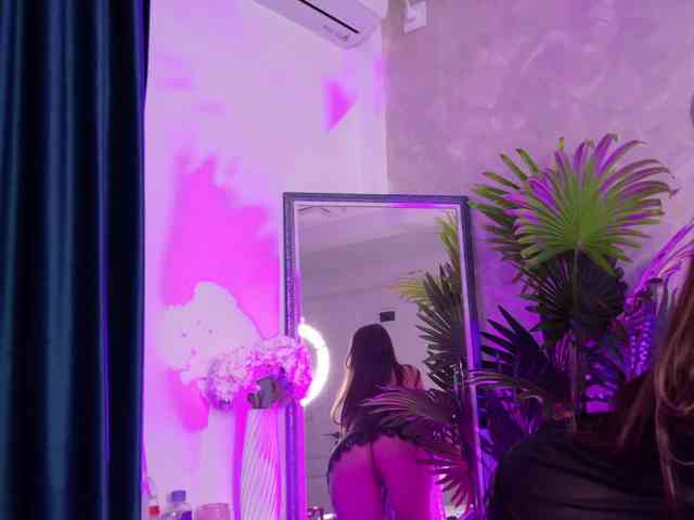 AzzaLee webcam