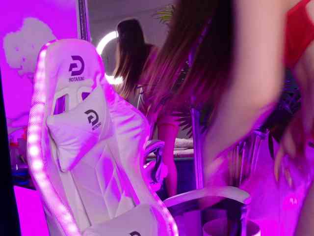 AzzaLee webcam
