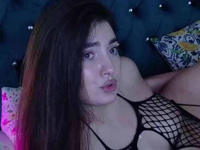AzzaLee webcam