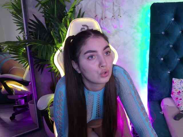 AzzaLee webcam