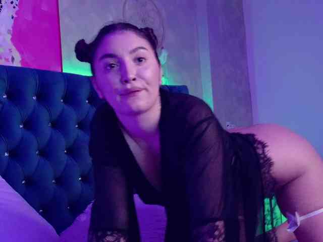 AzzaLee webcam