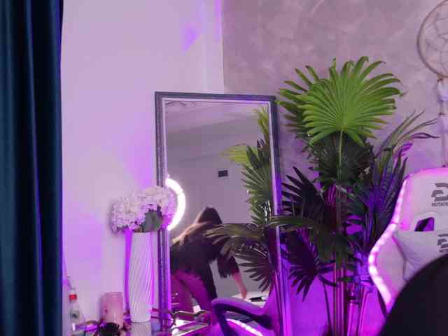 AzzaLee webcam