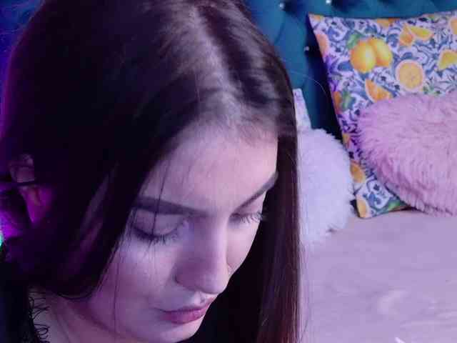 AzzaLee webcam