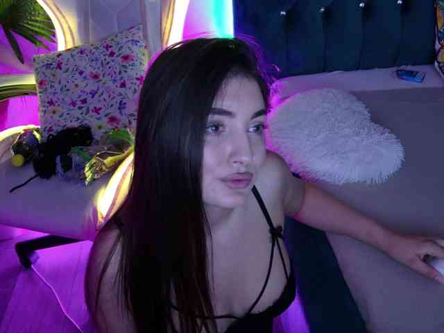 AzzaLee webcam