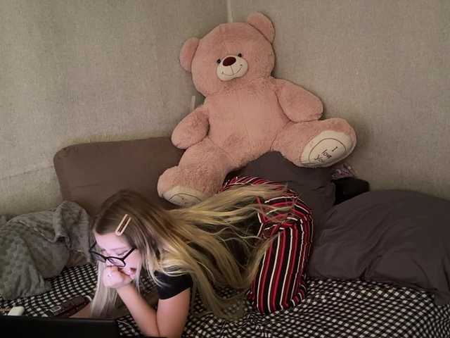ArdellaPeetoom live cam on BongaCams