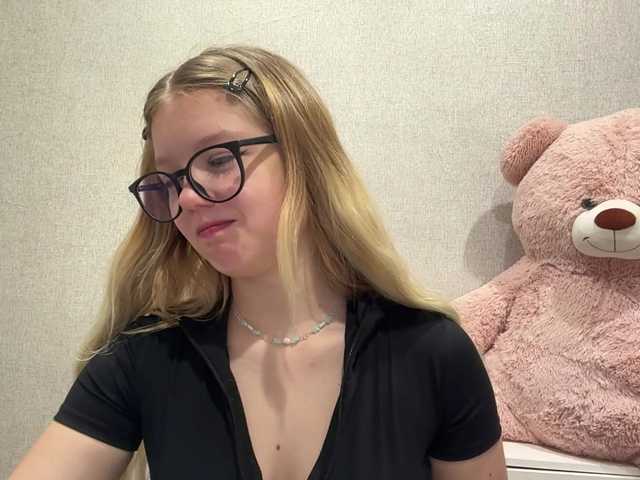 ArdellaPeetoom live cam on BongaCams