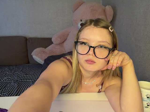 ArdellaPeetoom live cam on BongaCams