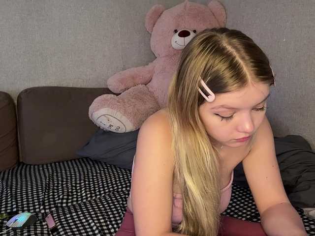 ArdellaPeetoom live cam on BongaCams