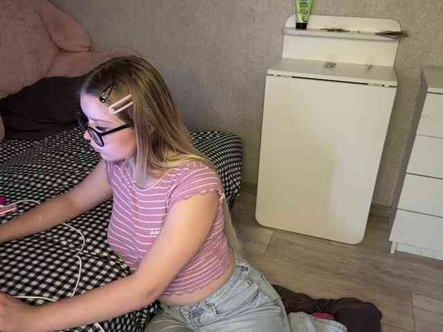 ArdellaPeetoom webcam