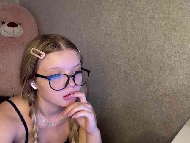 ArdellaPeetoom webcam