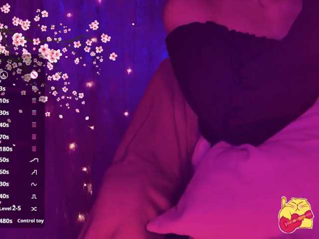 Karo1ina1 live cam on BongaCams