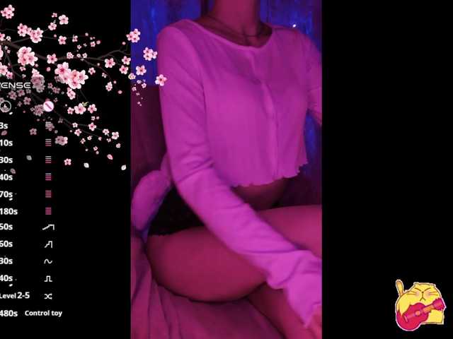 Karo1ina1 live cam on BongaCams