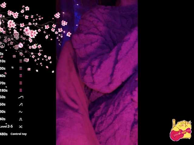 Karo1ina1 live cam on BongaCams
