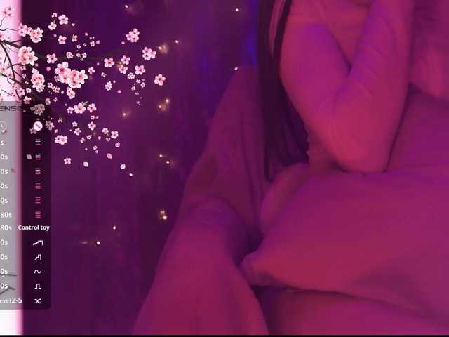 Karo1ina1 live cam on BongaCams