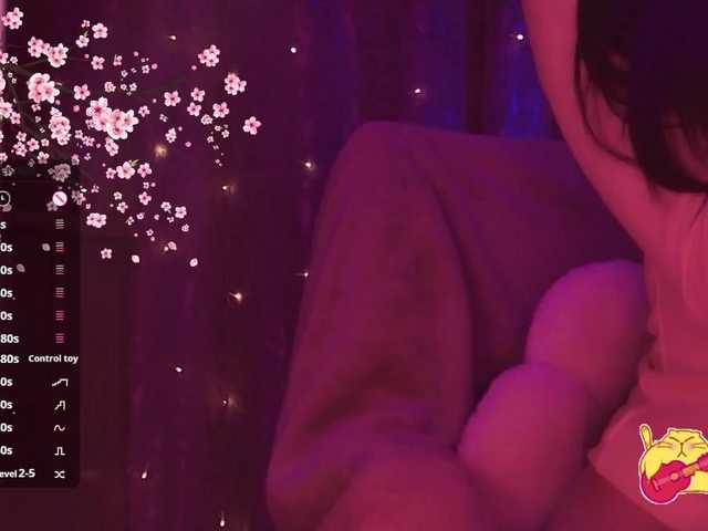 Karo1ina1 live cam on BongaCams