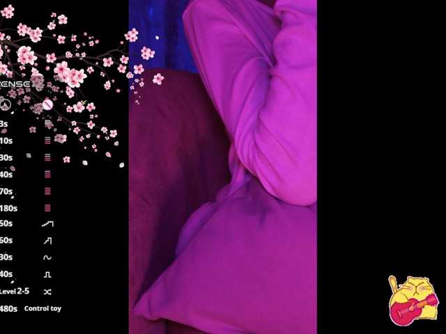 Karo1ina1 live cam on BongaCams