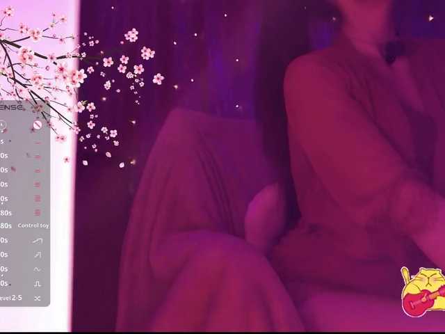 Karo1ina1 live cam on BongaCams