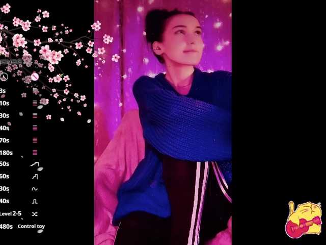 Karo1ina1 live cam on BongaCams