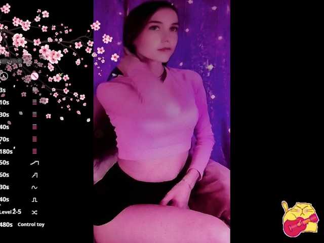 Karo1ina1, en vivo ahora en BongaCams