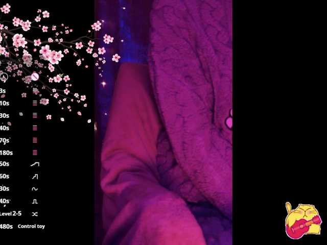 Karo1ina1 live cam on BongaCams