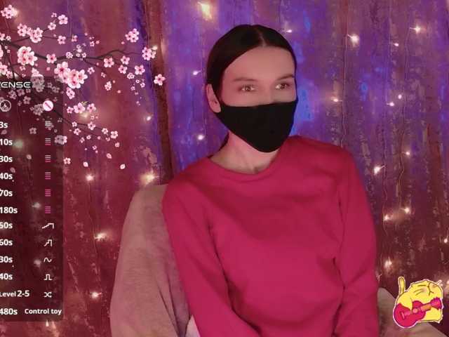 Karo1ina1 live cam on BongaCams
