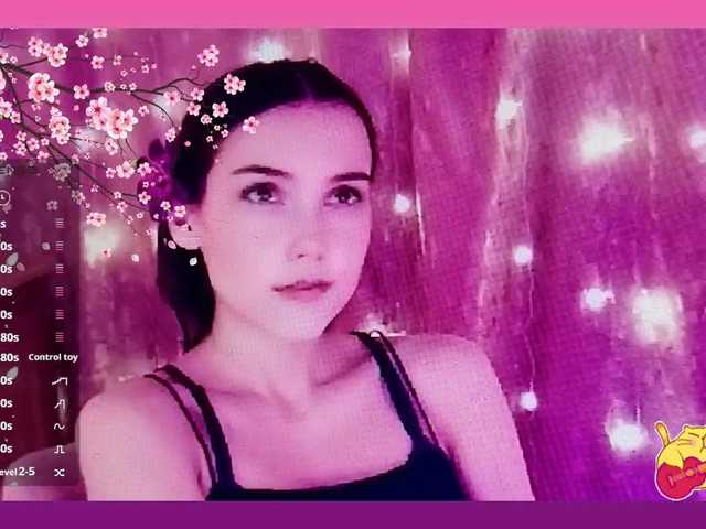 Karo1ina1 live cam on BongaCams